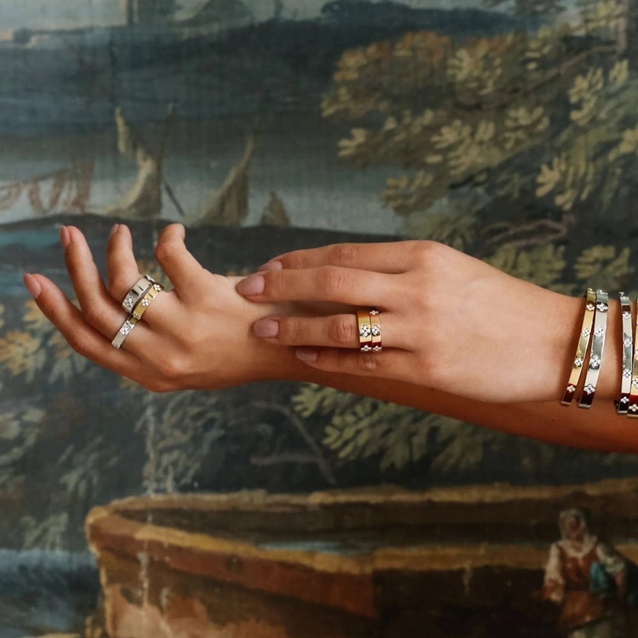 LOVE IN VERONA RING - Image 2